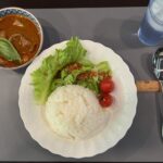 ランチに世界一の料理「マッサマンカレー」登場です。